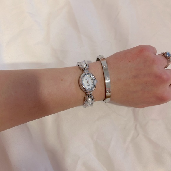 Vintage pearl watch, bangle, and necklace set - Picture 4 of 4